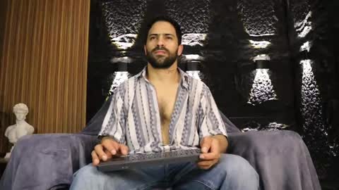 Snapshot of leo_diaz01 chatting on 05-25-26, 12:27 Leo Diaz online show from 05-25-26, 12:27