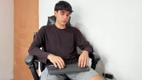 Leo Jones online show from 09-25-25, 06:00