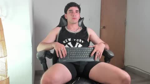 Snapshot of leo_jones389 chatting on 07-03-26, 11:33 Leo Jones online show from 07-03-26, 11:33
