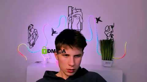 leo_valor online show from 12-21-25, 01:40