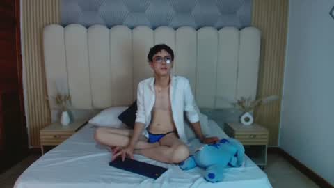 Snapshot of leo_williams_ chatting on 06-30-26, 12:06 Leo Williams online show from 06-30-26, 12:06
