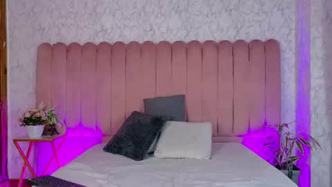 Snapshot of leo_williams_ chatting on 07-14-26, 12:00 Leo Williams online show from 07-14-26, 12:00