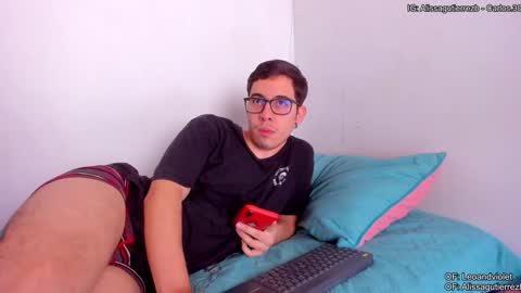 Snapshot of leoandviolet chatting on 01-20-25, 02:25 Carlos Alissa. Help us to reach 100 likes online show from 01-20-25, 02:25