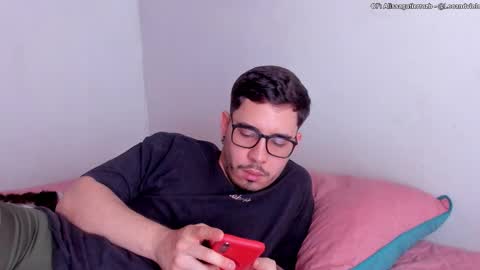 Snapshot of leoandviolet chatting on 10-05-25, 05:44 Carlos Alissa. Help us to reach 100 likes online show from 10-05-25, 05:44