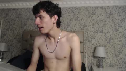 Snapshot of leofeniix chatting on 03-11-26, 04:18 Leo online show from 03-11-26, 04:18