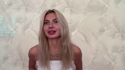 Snapshot of leomaainslie chatting on 06-17-26, 12:07 Adele online show from 06-17-26, 12:07