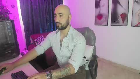 Snapshot of leon_1717 chatting on 01-08-25, 02:56 Leon online show from 01-08-25, 02:56