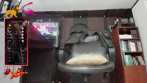 Snapshot of leon_1717 chatting on 10-02-25, 02:46 Leon online show from 10-02-25, 02:46