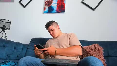 Snapshot of leon_ssmoron chatting on 09-14-25, 03:33 Leon Smoron online show from 09-14-25, 03:33