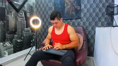 Snapshot of leon_ssmoron chatting on 12-20-25, 01:45 Leon Smoron online show from 12-20-25, 01:45