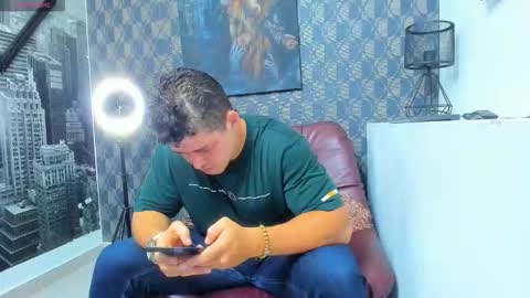 Snapshot of leon_ssmoron chatting on 12-21-25, 10:50 Leon Smoron online show from 12-21-25, 10:50