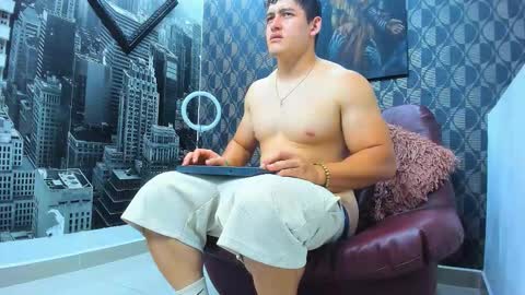 Snapshot of leon_ssmoron chatting on 02-08-26, 12:47 Leon Smoron online show from 02-08-26, 12:47