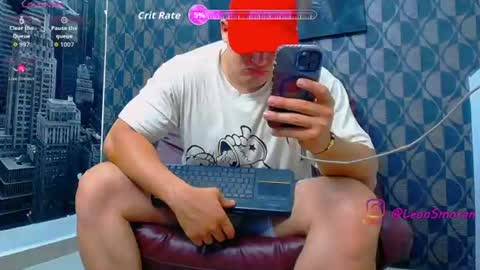 Snapshot of leon_ssmoron chatting on 07-12-26, 12:45 Leon Smoron online show from 07-12-26, 12:45