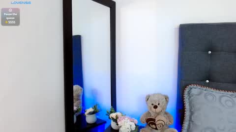 Snapshot of leonacutecam chatting on 01-30-25, 10:51 LUCY online show from 01-30-25, 10:51