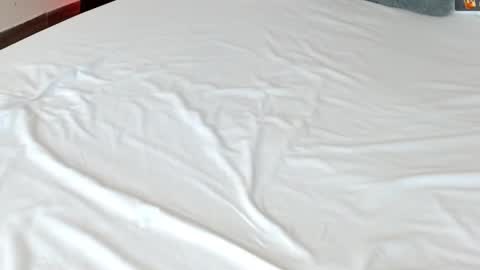 Snapshot of leonacutecam chatting on 02-13-25, 12:02 LUCY online show from 02-13-25, 12:02