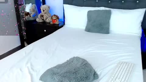 Snapshot of leonacutecam chatting on 03-09-25, 12:00 LUCY online show from 03-09-25, 12:00