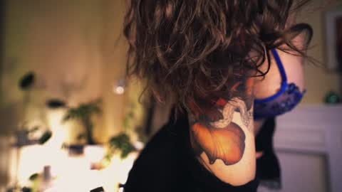 Snapshot of leonamell chatting on 12-09-24, 09:58 Leo online show from 12-09-24, 09:58