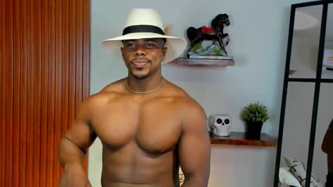 Snapshot of leonardo_jones1 chatting on 09-17-25, 12:01 Leandro jones online show from 09-17-25, 12:01