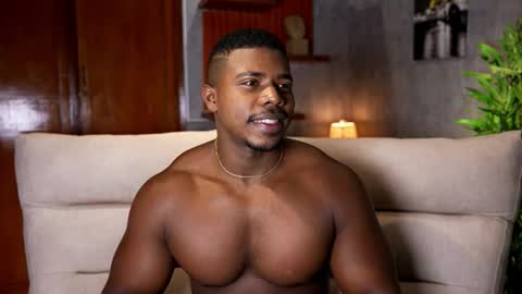 Snapshot of leonardo_jones1 chatting on 10-10-25, 10:03 Leandro jones online show from 10-10-25, 10:03