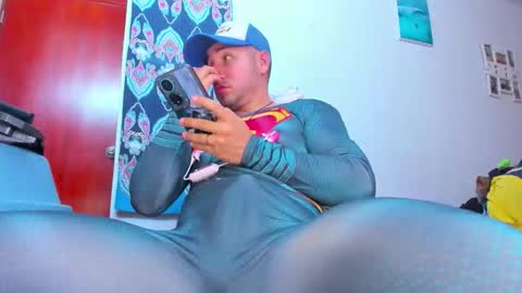 Snapshot of leonardo_sanguinnetti chatting on 09-21-25, 06:09 JOSEPH online show from 09-21-25, 06:09