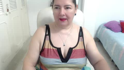 leonela   online show from 04-15-26, 02:07