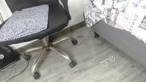 Snapshot of leonella_ass__ chatting on 01-03-25, 07:39 Leonella online show from 01-03-25, 07:39