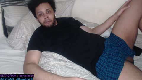 Snapshot of leonevans33 chatting on 02-08-26, 10:46 LSE online show from 02-08-26, 10:46