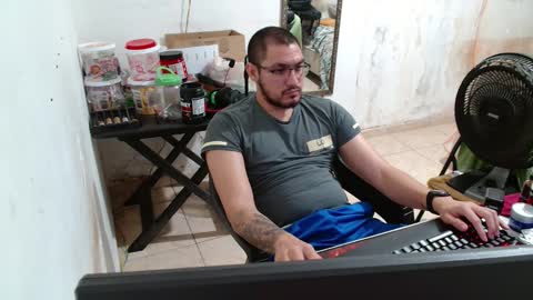 leonino231 online show from 10-10-25, 01:15