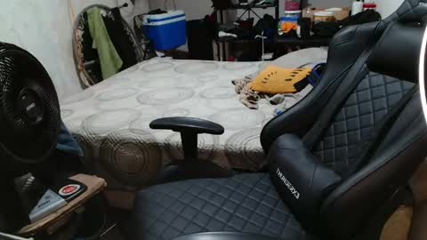 Snapshot of leonino231 chatting on 05-23-26, 12:05 leonino231 online show from 05-23-26, 12:05