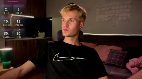 Leon online show from 07-09-26, 07:18
