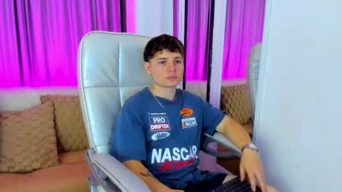 Leo  online show from 11-04-25, 04:33