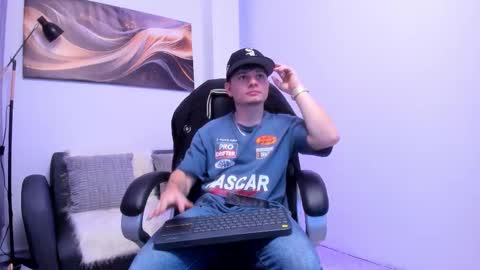 Leo  online show from 11-14-25, 04:11