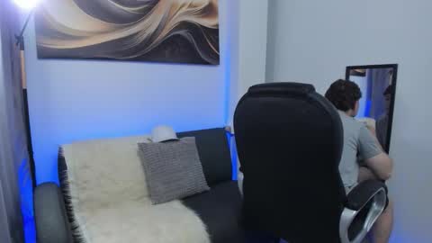 Snapshot of leoo_miller chatting on 01-15-26, 04:06 Leo online show from 01-15-26, 04:06