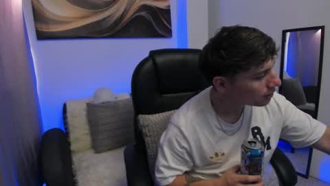 Snapshot of leoo_miller chatting on 02-06-26, 04:28 Leo online show from 02-06-26, 04:28