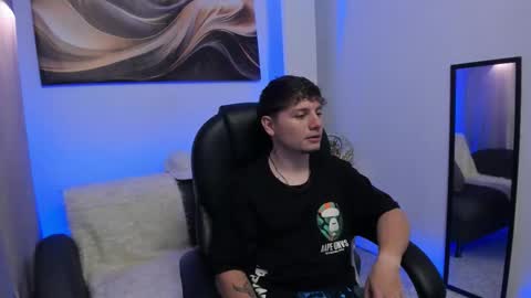 Snapshot of leoo_miller chatting on 02-11-26, 04:06 Leo online show from 02-11-26, 04:06