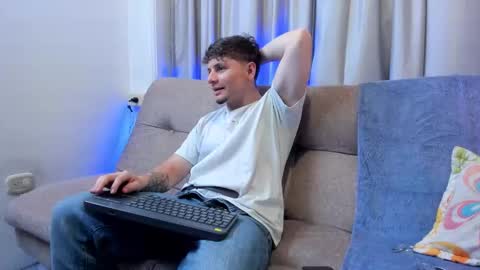 Snapshot of leoo_miller chatting on 02-28-26, 04:35 Leo online show from 02-28-26, 04:35