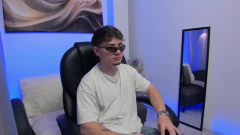 Snapshot of leoo_miller chatting on 03-05-26, 04:08 Leo online show from 03-05-26, 04:08