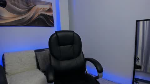 Snapshot of leoo_miller chatting on 03-08-26, 03:54 Leo online show from 03-08-26, 03:54