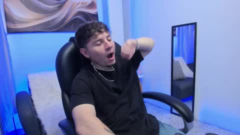 Snapshot of leoo_miller chatting on 03-10-26, 04:06 Leo online show from 03-10-26, 04:06