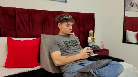 Snapshot of leoo_miller chatting on 03-15-26, 12:22 Leo online show from 03-15-26, 12:22