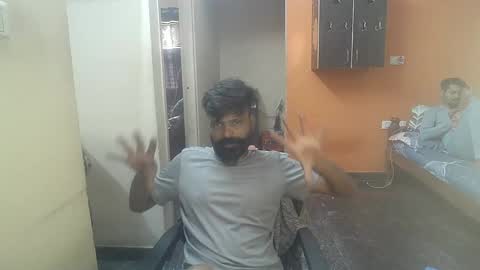 Snapshot of leosbroad chatting on 02-16-25, 03:15 Leo online show from 02-16-25, 03:15