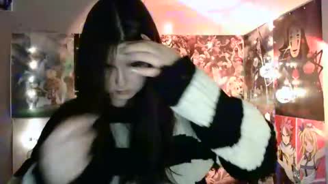 Snapshot of leraaa72 chatting on 12-25-24, 07:03 little secret online show from 12-25-24, 07:03