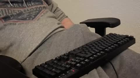 Leroy online show from 11-26-25, 04:41