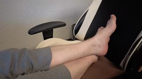 Leroy online show from 12-04-25, 02:26