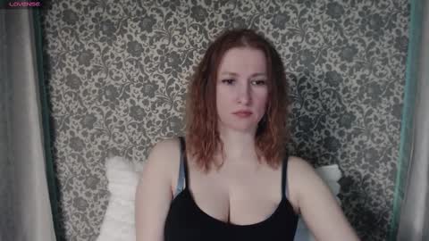 Snapshot of lesanamagic chatting on 02-19-25, 08:31 LesanaMagic online show from 02-19-25, 08:31