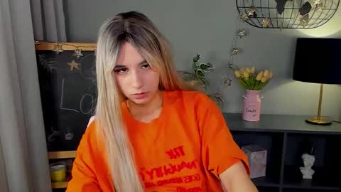 Snapshot of lesilos chatting on 02-05-26, 01:32 Eveline online show from 02-05-26, 01:32