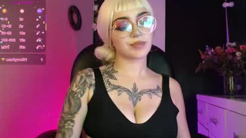 Snapshot of lessboobs_gh chatting on 02-24-26, 03:48 Less online show from 02-24-26, 03:48