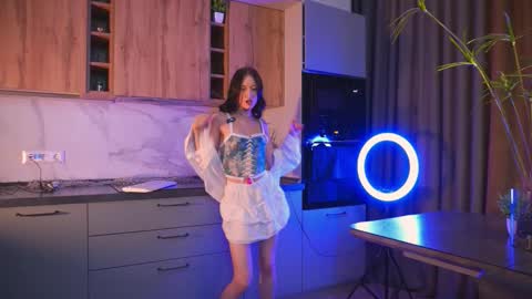 Snapshot of lessyluiz chatting on 09-21-25, 12:23 Hi my name is Lessy I am 18 years old. Im new here but I really like making new acquaintances online show from 09-21-25, 12:23