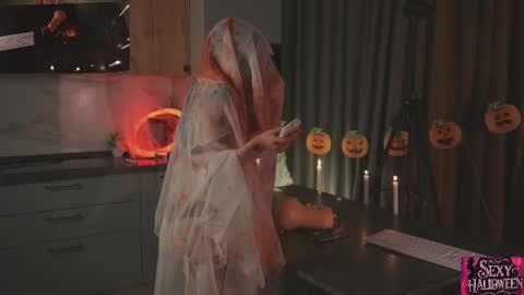 Snapshot of lessyluiz chatting on 10-30-25, 02:24 Hi my name is Lessy I am 18 years old. Im new here but I really like making new acquaintances online show from 10-30-25, 02:24