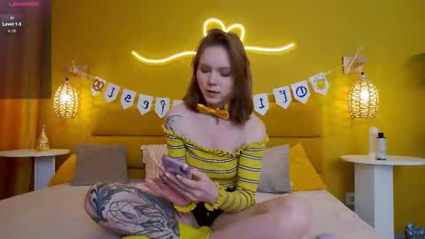 Lessy online show from 09-21-25, 03:19